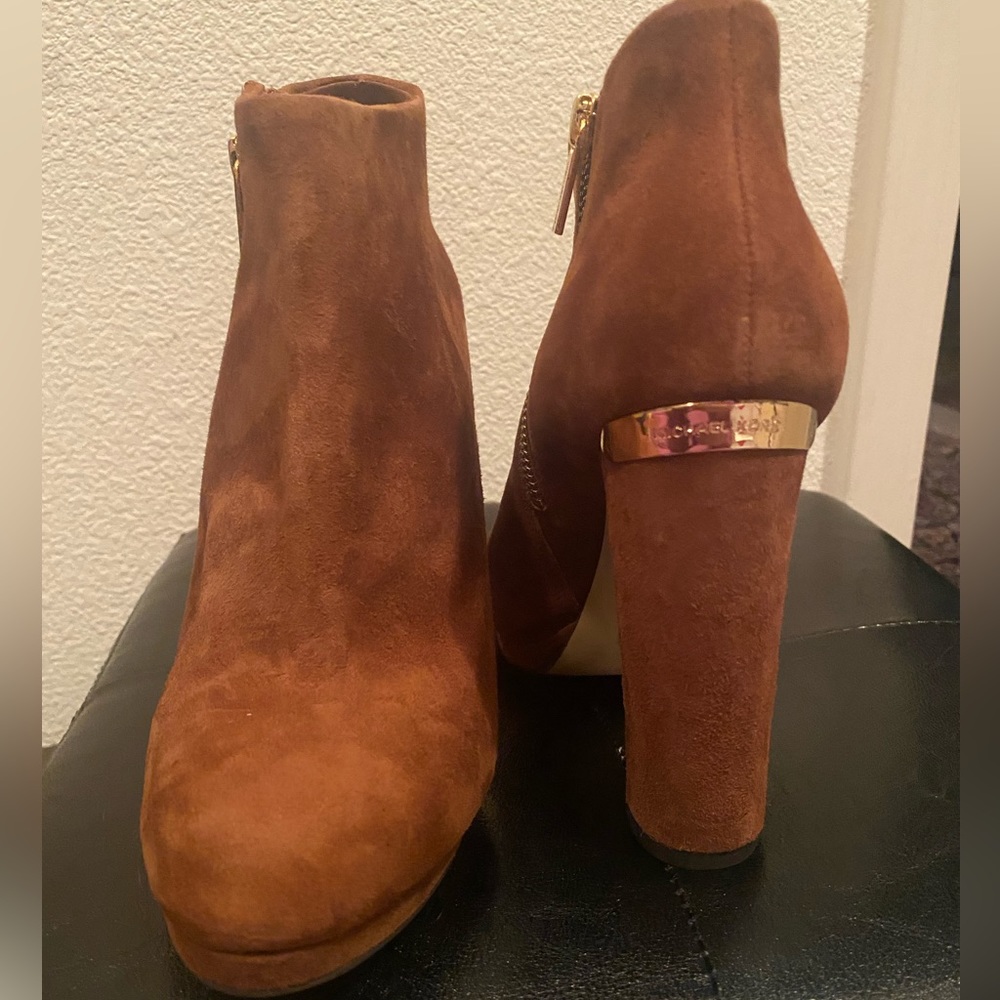 MICHAEL KORS SUEDE ANKLE BOOTS